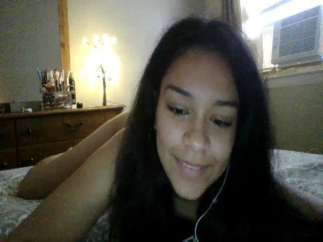 Live sex webcam photo for Adrianaxo1 #270927388