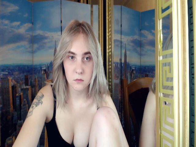 Live sex webcam photo for HannaLismont #270913608