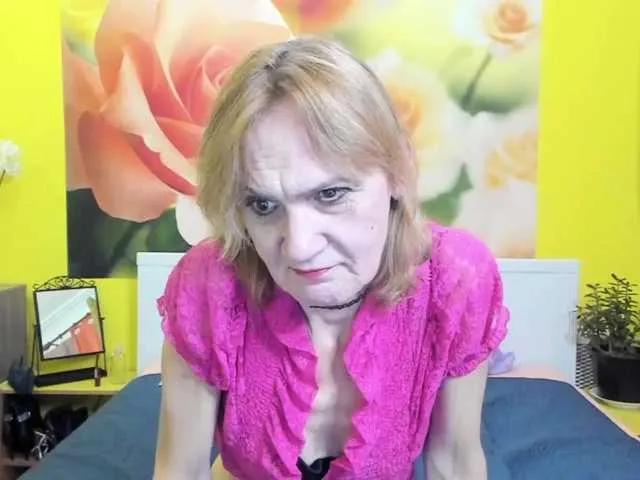 Live sex webcam photo for SqurtyLally69 #270919935