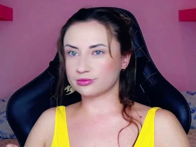 Live sex webcam photo for YourLady1 #270925043