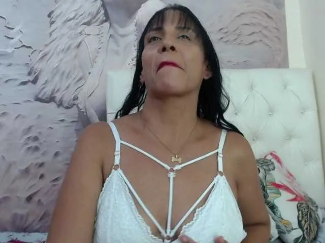 Live sex webcam photo for JulietaMilf #270930746