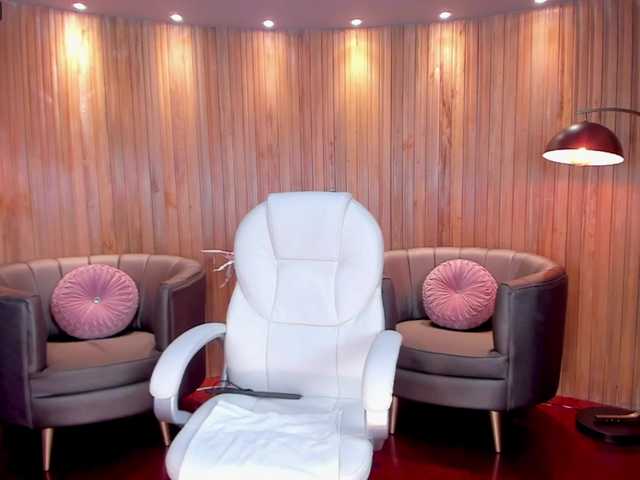 Live sex webcam photo for KendallRise #270938058