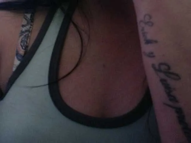 Live sex webcam photo for luzzyhot #270944075