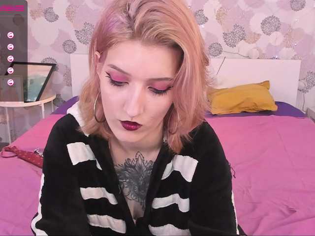 Live sex webcam photo for LynCollinsX #270938791