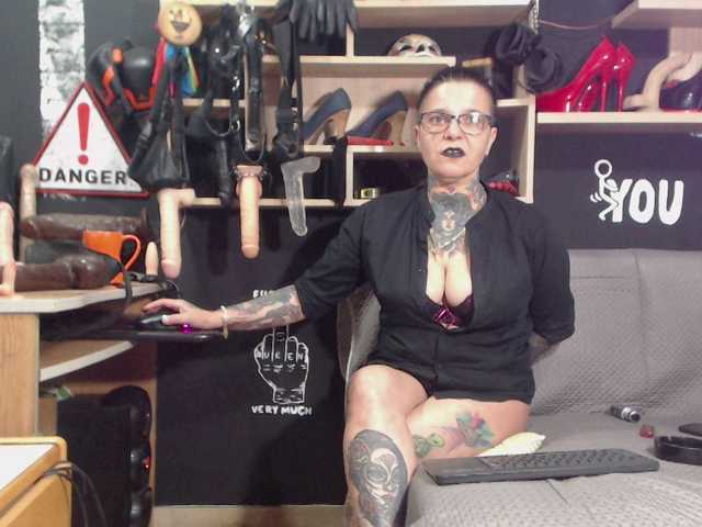 Live sex webcam photo for mistressmiry #270935220