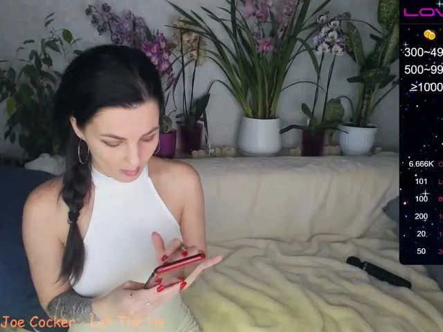 Live sex webcam photo for -Queen-Maria- #270942745