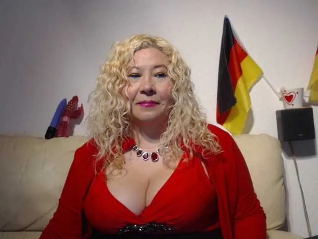 Live sex webcam photo for germanqueen #270934871
