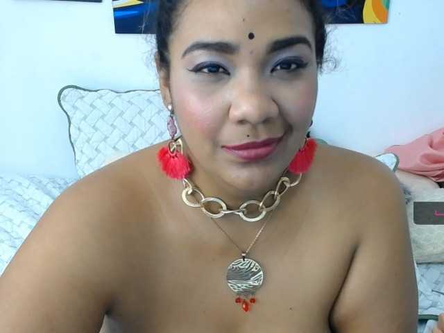 Live sex webcam photo for IndianMama #270943626