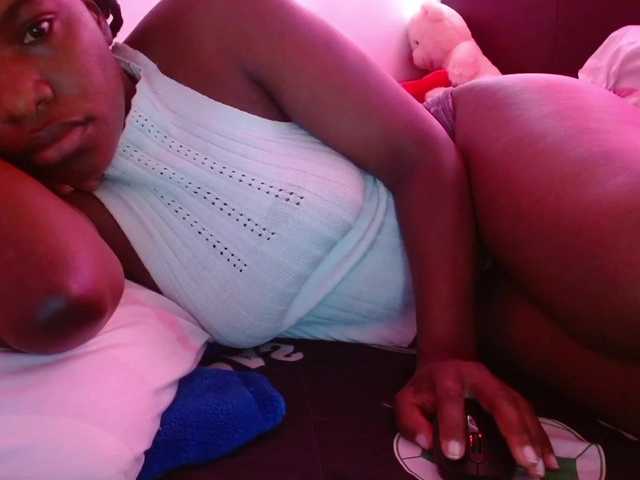 Live sex webcam photo for Daizy-cooper #270939057