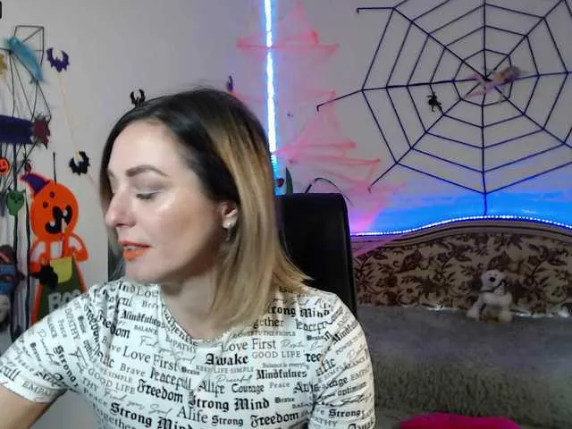 Live sex webcam photo for sonya2121 #270943359