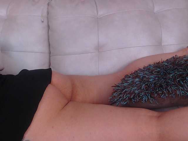 Live sex webcam photo for chloe-rosse #270935385