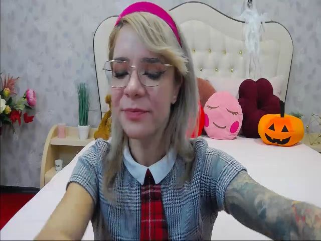 Live sex webcam photo for Misha_Diamond #270933490