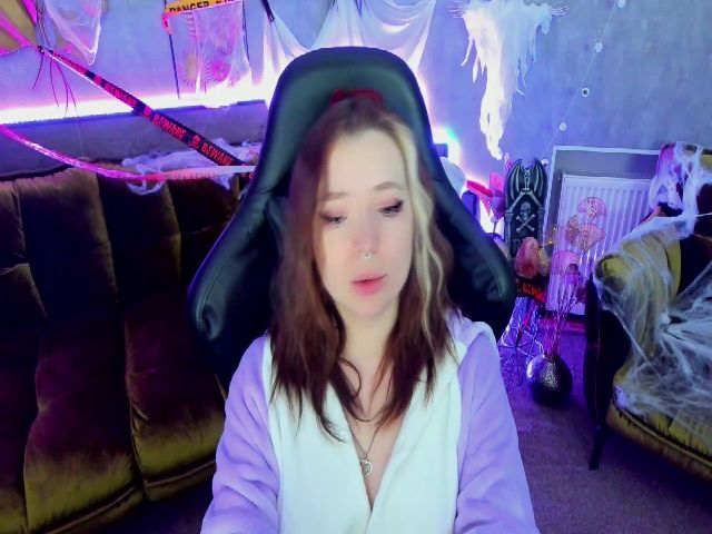 Live sex webcam photo for Helen_Mayer #270932009