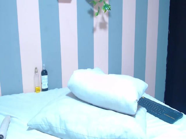 Live sex webcam photo for Aleja_10 #270931281