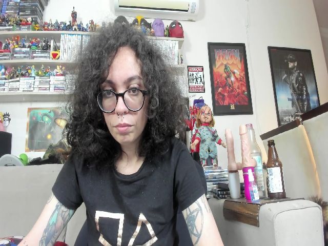 Live sex webcam photo for GirlGamer #270933619