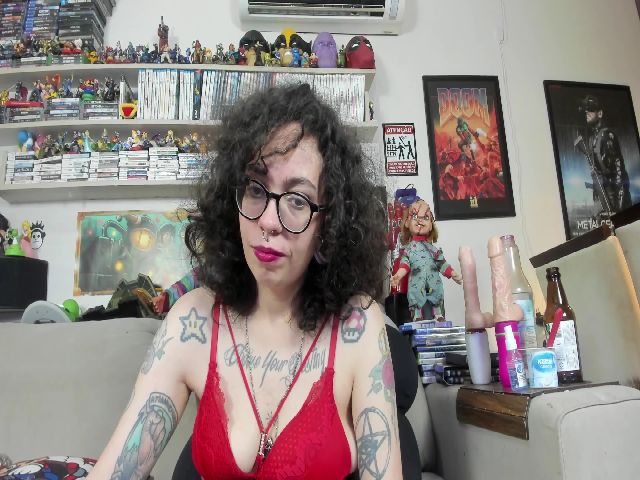 Live sex webcam photo for GirlGamer #270935797