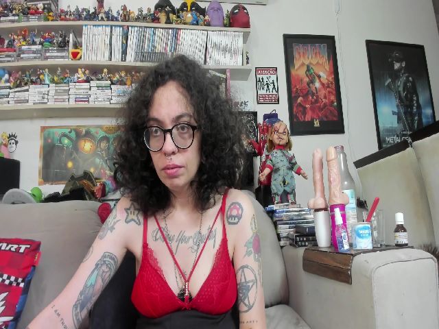 Live sex webcam photo for GirlGamer #270937748