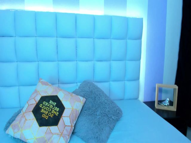 Live sex webcam photo for Teresasroom #270945817