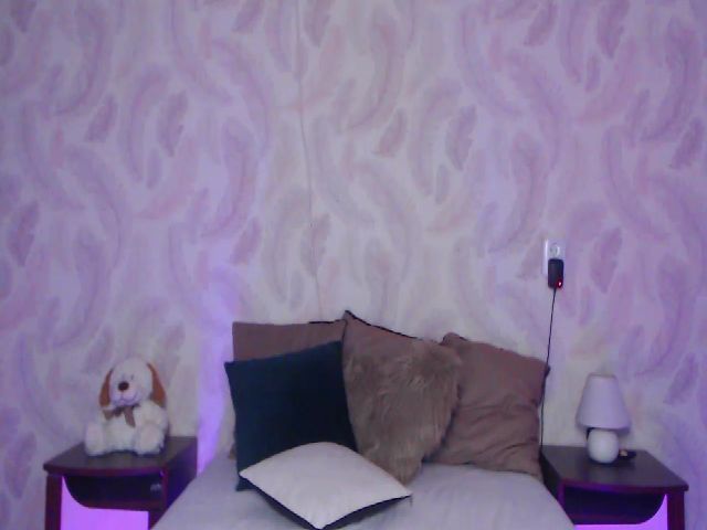 Live sex webcam photo for KatyxJoy #270929744