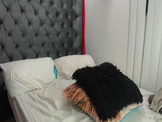 Live sex webcam photo for carolaynn #270931869