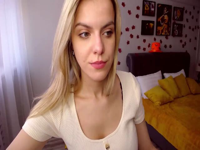 Live sex webcam photo for SolveMysecret #270937651