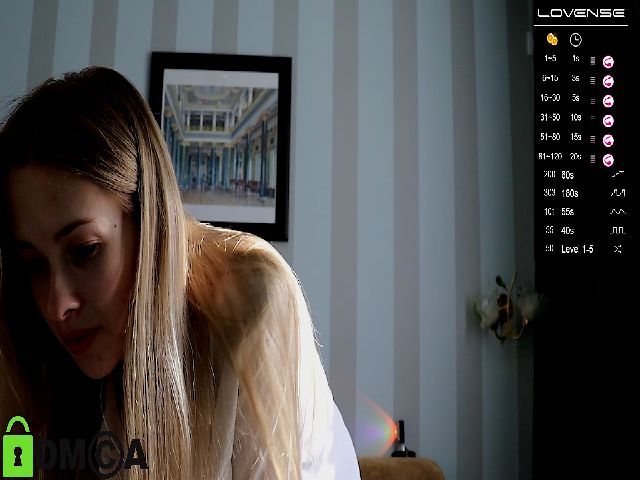 Live sex webcam photo for AnnWettie #270936766