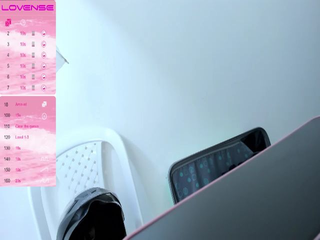 Live sex webcam photo for KimmyStone #270942673