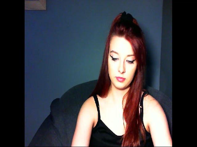 Live sex webcam photo for VirginLuna18 #270942241