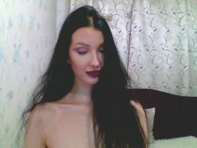 Live sex webcam photo for GirlPlayy #270942424