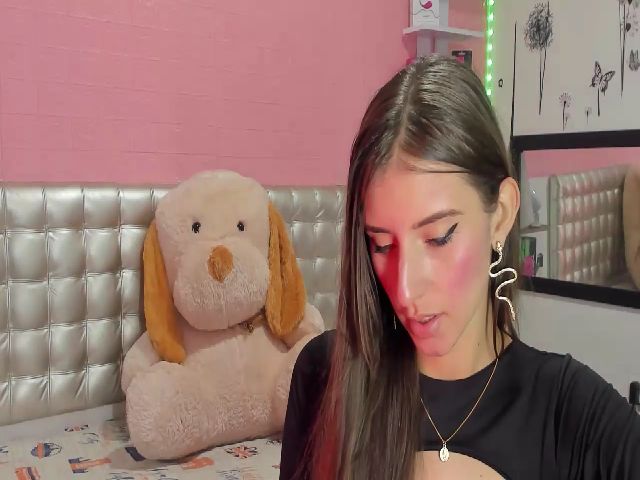 Live sex webcam photo for AlessaKitty #270941529