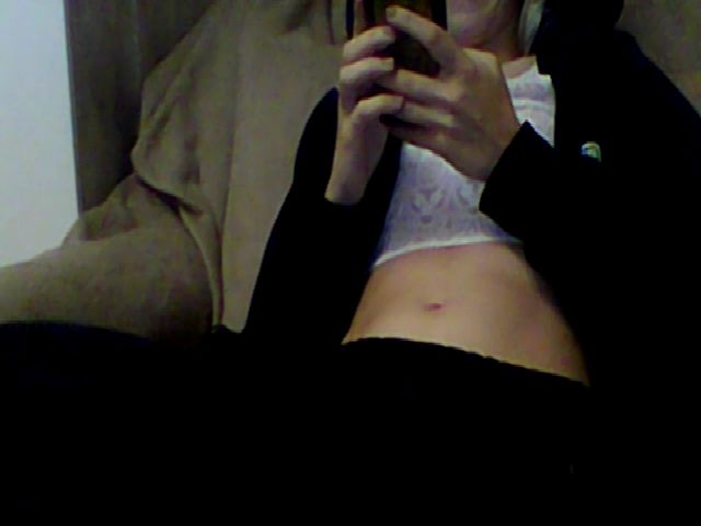 Live sex webcam photo for LiliannSweet #270946335