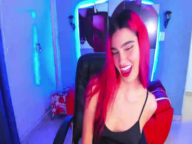 Live sex webcam photo for Anastasia_180 #270932762