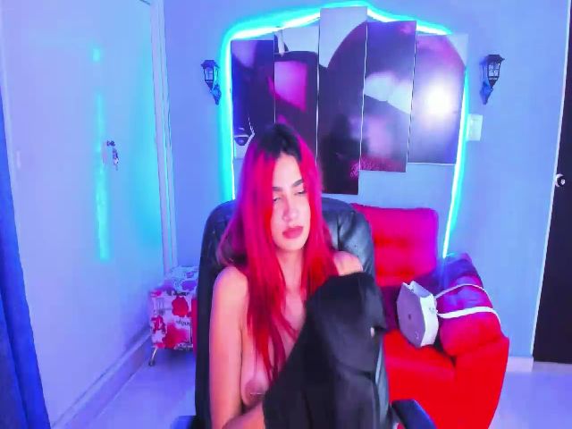 Live sex webcam photo for Anastasia_180 #270934086