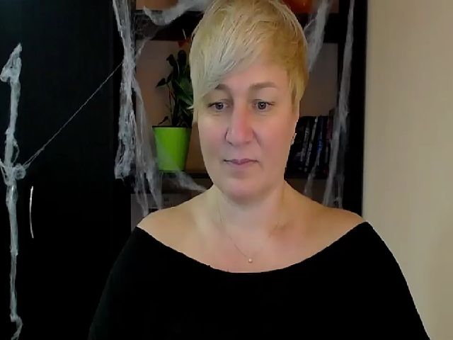 Live sex webcam photo for KailyMey #270941136