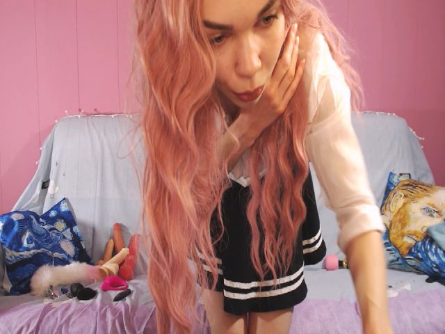 Live sex webcam photo for Lolly_Goddess #270937448