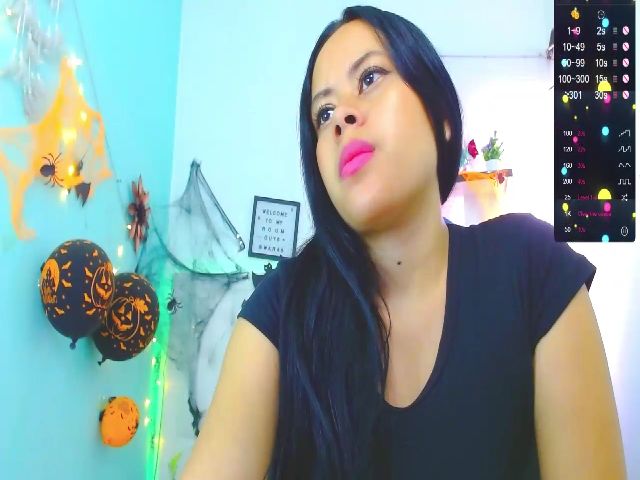 Live sex webcam photo for Laylaa_18 #270939695