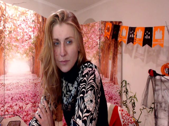 Live sex webcam photo for LiliaCrania #270945259