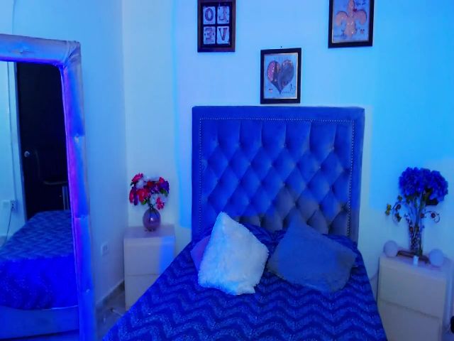 Live sex webcam photo for Saraparker09 #270947133