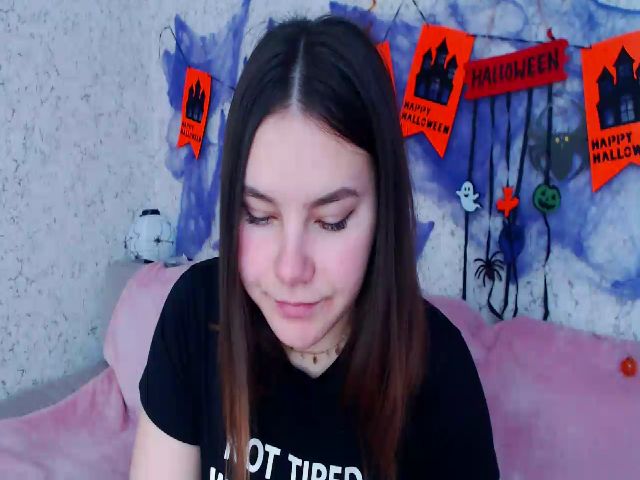 Live sex webcam photo for Quardiona #270935841