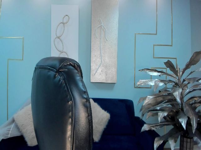 Live sex webcam photo for GiannaWatson1 #270945254