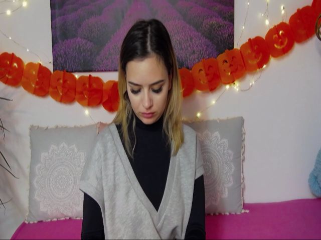 Live sex webcam photo for Lexilicious_ #270933808