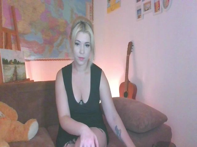 Live sex webcam photo for AliceMood #270940724