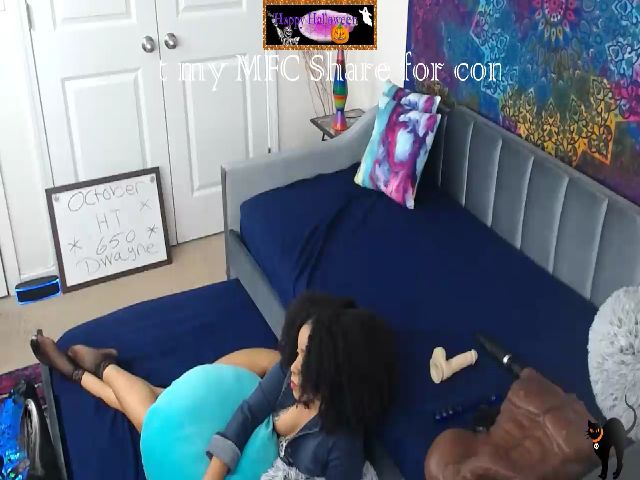 Live sex webcam photo for Jazminefox #270947078