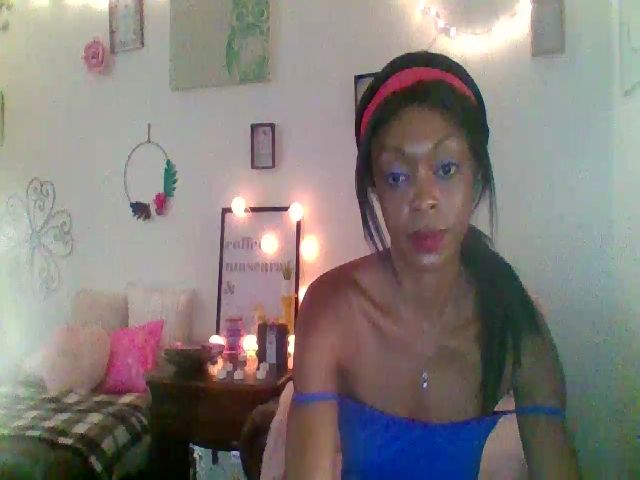 Live sex webcam photo for GirlNextD00r3 #270945330