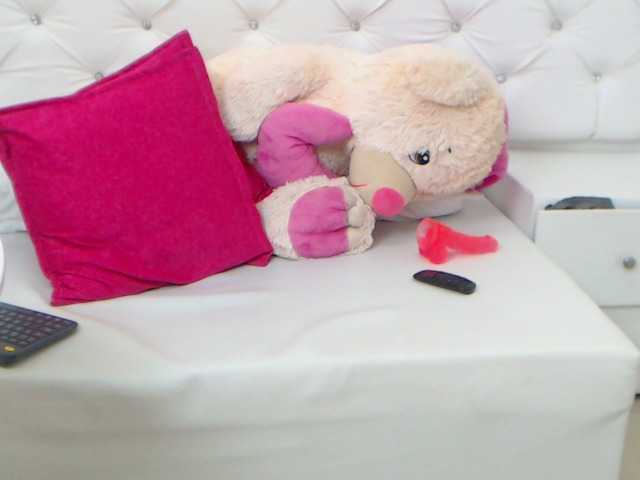 Live sex webcam photo for lisswoo #270930983