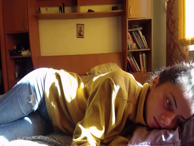 Live sex webcam photo for PetiteAntonia #270936672