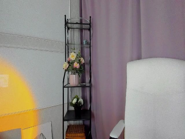 Live sex webcam photo for AuroraShy #270940796