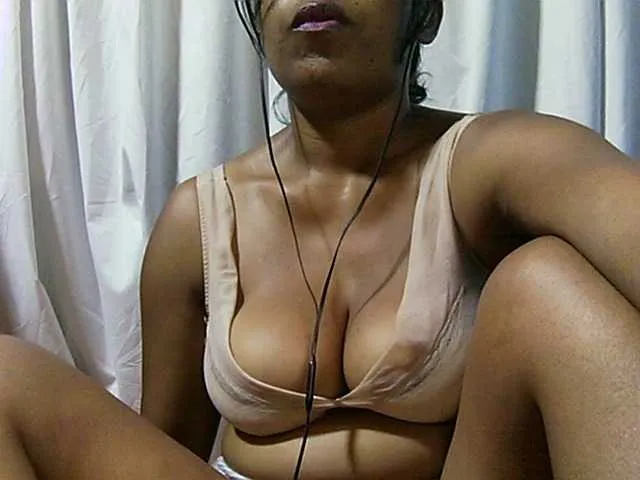 Live sex webcam photo for MIRANDAW #270938133