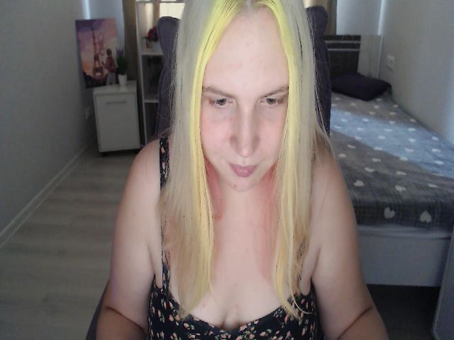 Live sex webcam photo for SweetnessLucy #270939446