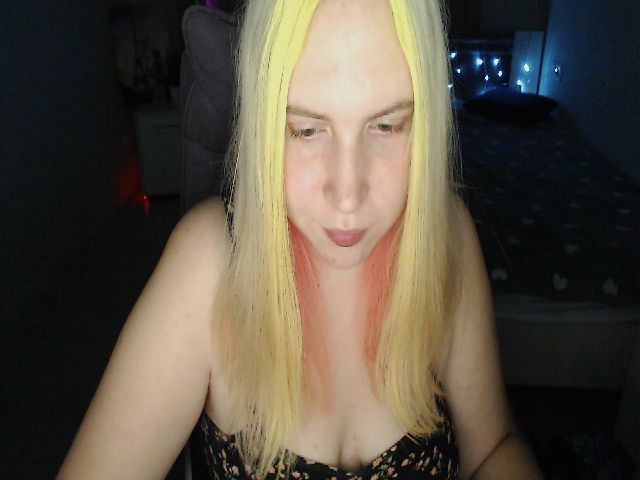 Live sex webcam photo for SweetnessLucy #270941127